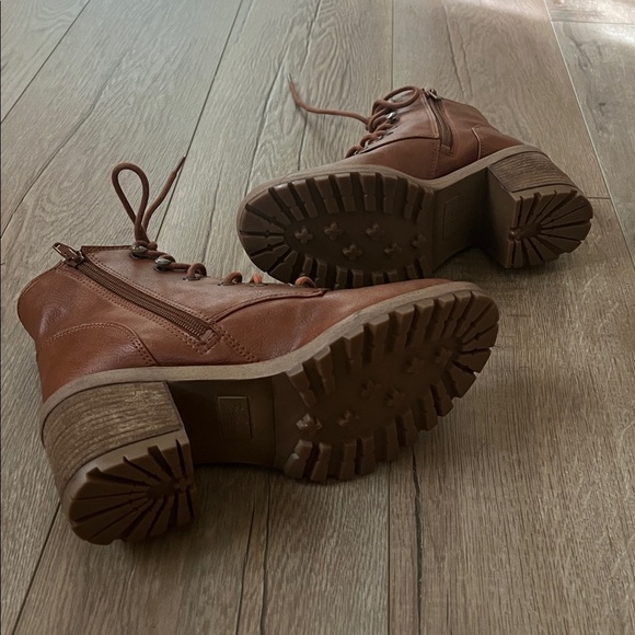 Zodiac Tan Lace-Up Boots - Picture 3 of 3